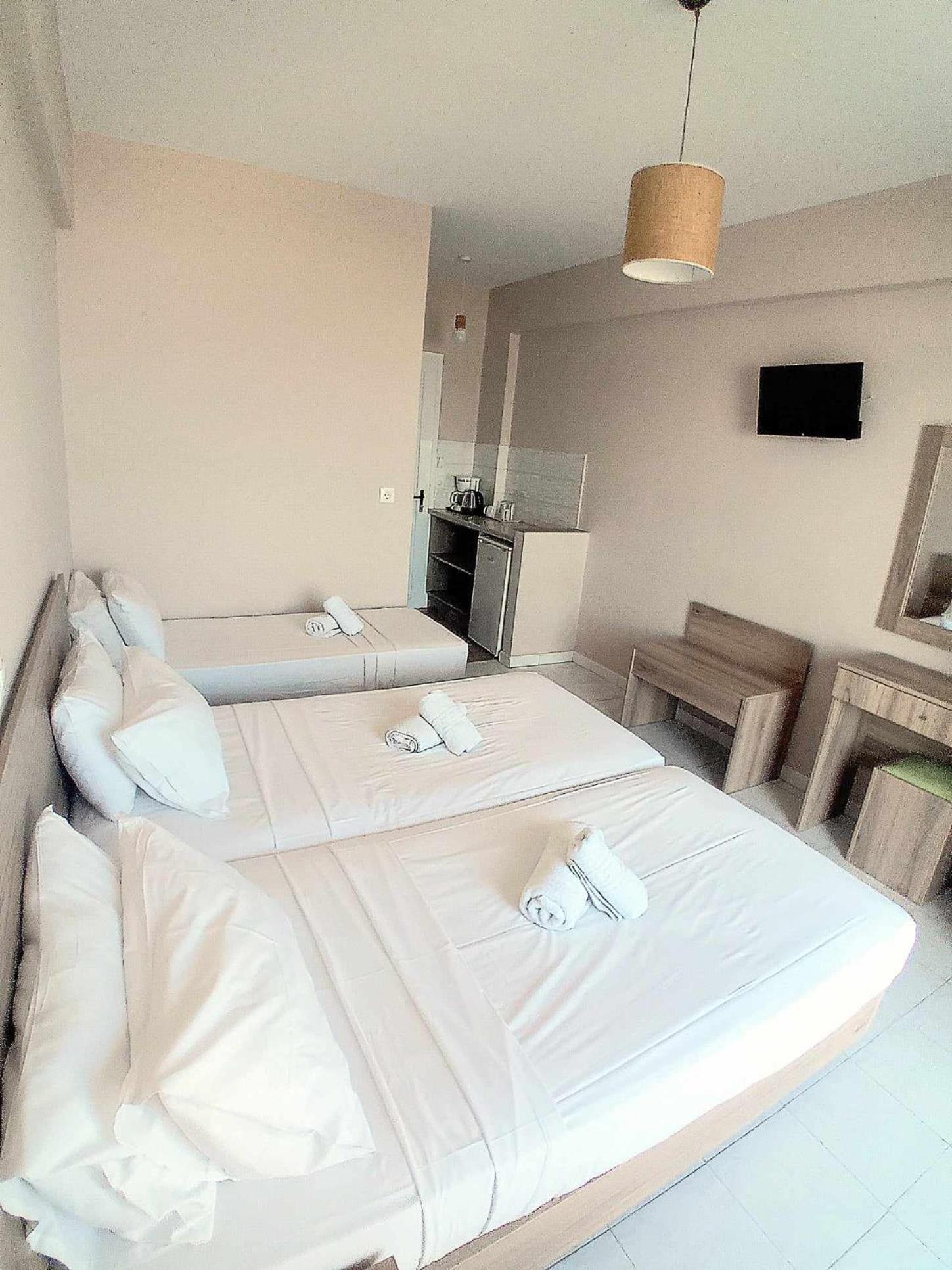 Mare Blu Studios & Suites Laganas Exterior photo